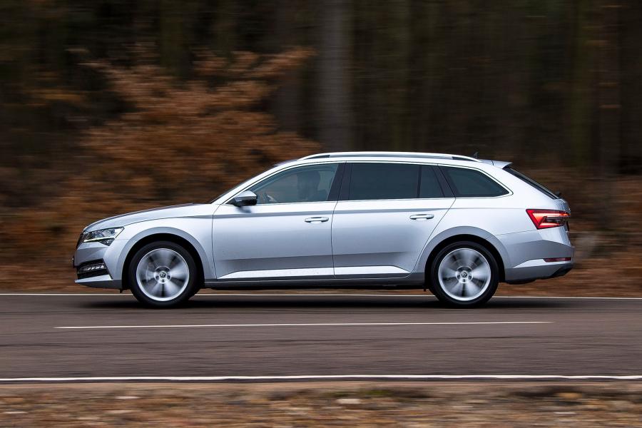  Skoda Superb iV Combi (3V) 2019 года  (UK) (фото 15 из 19)